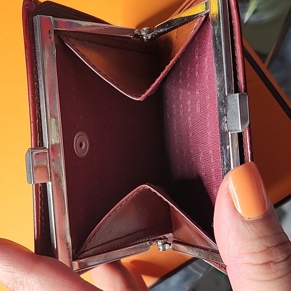 Burberry bi fold red wallet - Picture 3 of 9